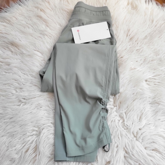 Lululemon Dance Studio MR Crop - Picture 8 of 10